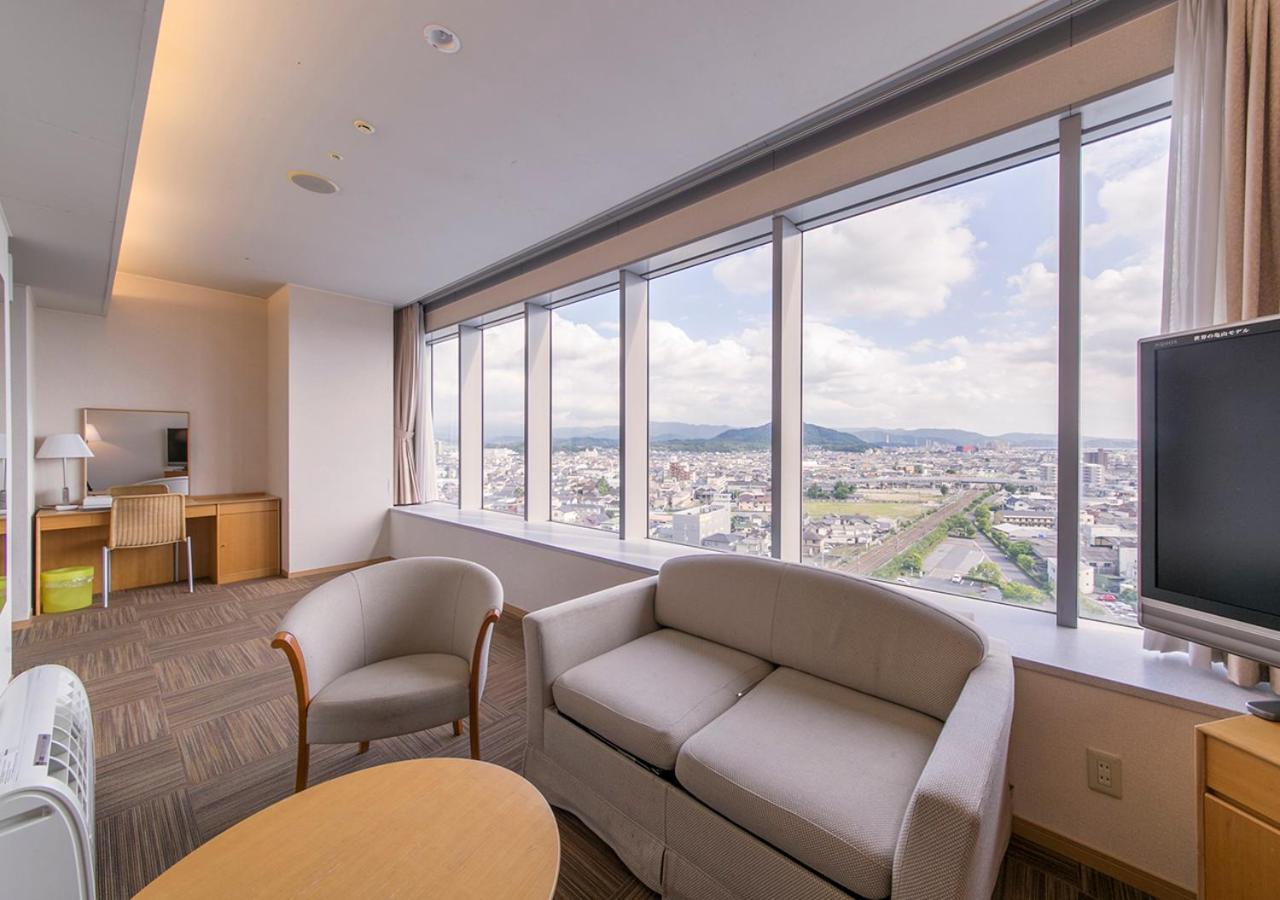 Hotel Landmark Vakajama Kültér fotó